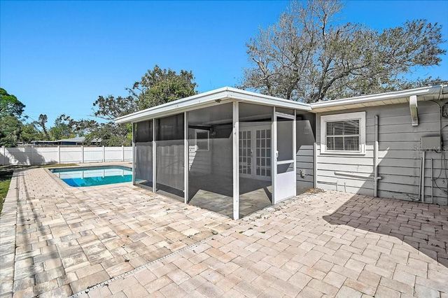 2866 LOUISE STREET, Sarasota, FL 34237