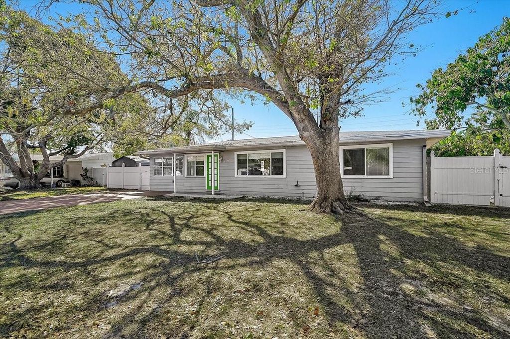 2866 LOUISE STREET, Sarasota, FL 34237