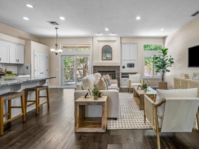 1118 Buckbrush Dr, Folsom, CA 95630