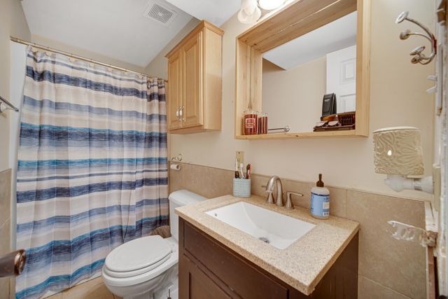 4038 Kingsway Drive, Crown Point, IN 46307