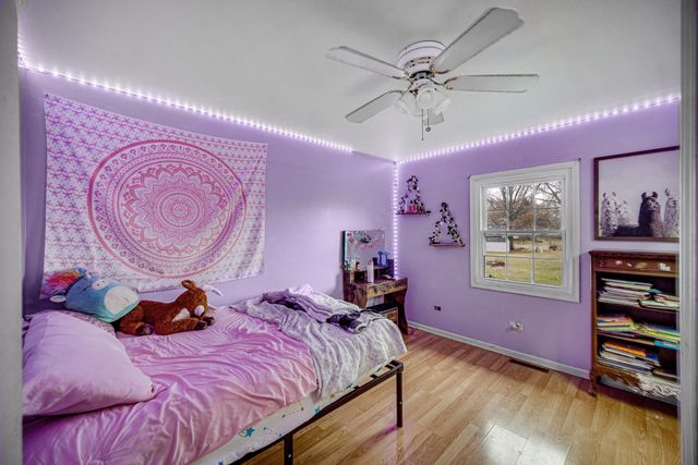 4038 Kingsway Drive, Crown Point, IN 46307