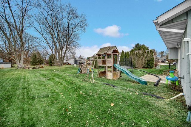 4038 Kingsway Drive, Crown Point, IN 46307