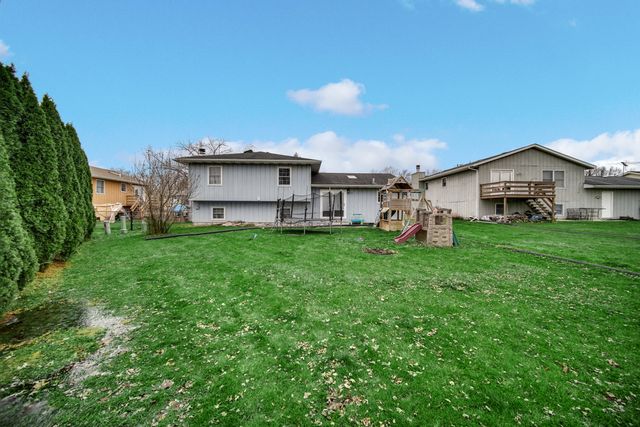 4038 Kingsway Drive, Crown Point, IN 46307