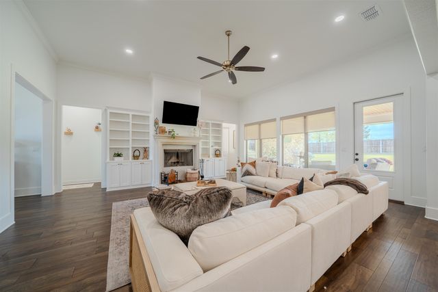 161 Ella Kate, Longview, TX 75605