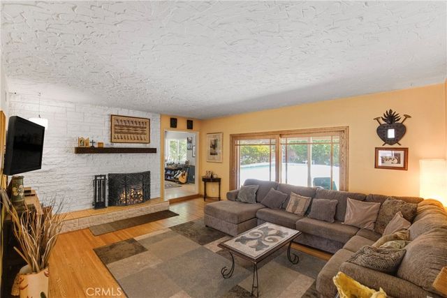 23939 Califa Street, Woodland Hills, CA 91367