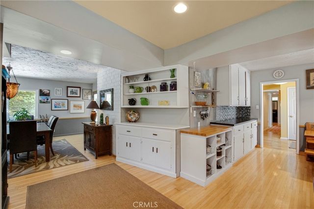 23939 Califa Street, Woodland Hills, CA 91367