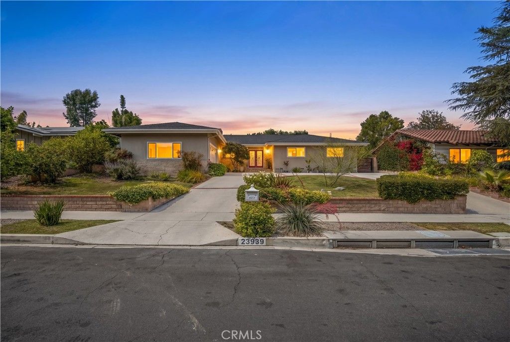 23939 Califa Street, Woodland Hills, CA 91367