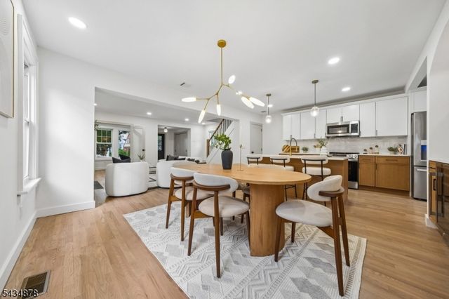 210 Paterson Ave, Hasbrouck Heights Boro, NJ 07604