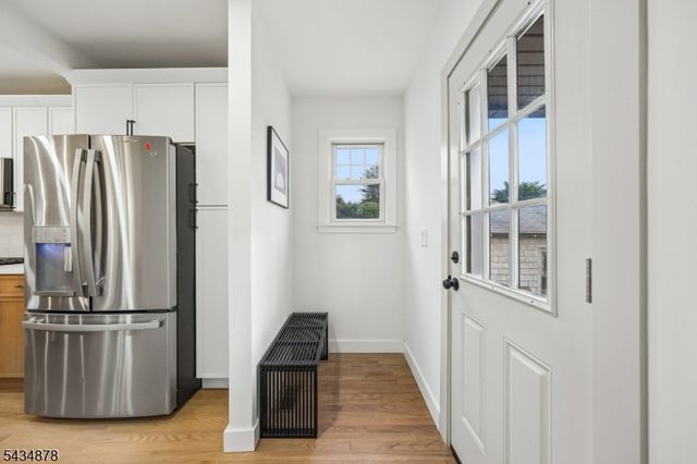 210 Paterson Ave, Hasbrouck Heights Boro, NJ 07604