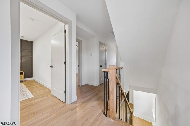 210 Paterson Ave, Hasbrouck Heights Boro, NJ 07604