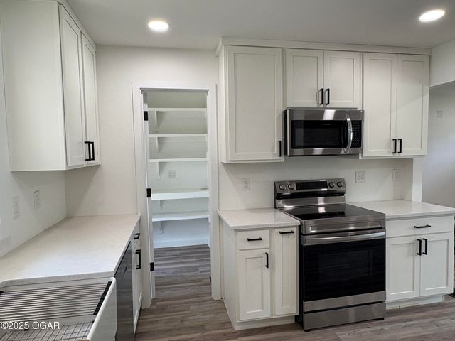 12807 Larissa Lane, Neosho, MO 64850