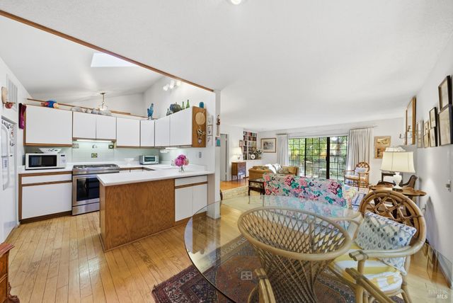 1339 Mission Dr, Sonoma, CA 95476