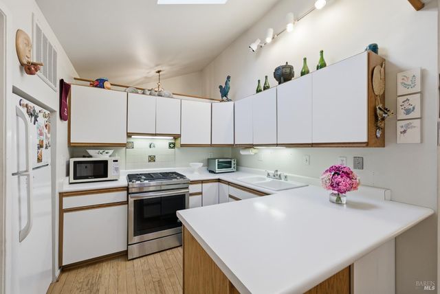 1339 Mission Dr, Sonoma, CA 95476