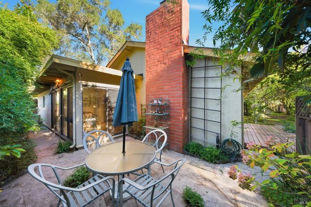 1339 Mission Dr, Sonoma, CA 95476