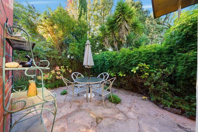 1339 Mission Dr, Sonoma, CA 95476