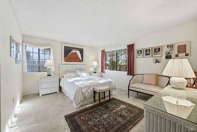 1339 Mission Dr, Sonoma, CA 95476