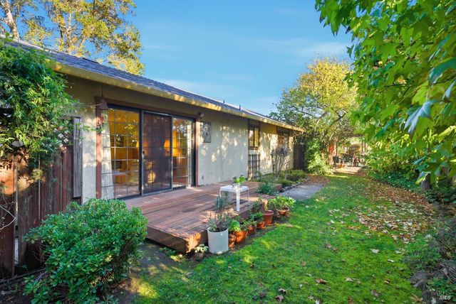 1339 Mission Dr, Sonoma, CA 95476