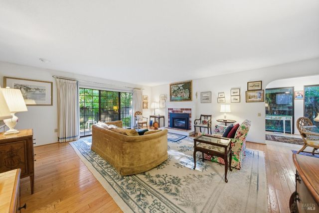 1339 Mission Dr, Sonoma, CA 95476