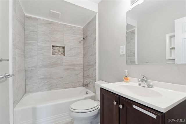 512 St Andrew St, Petersburg, VA 23803