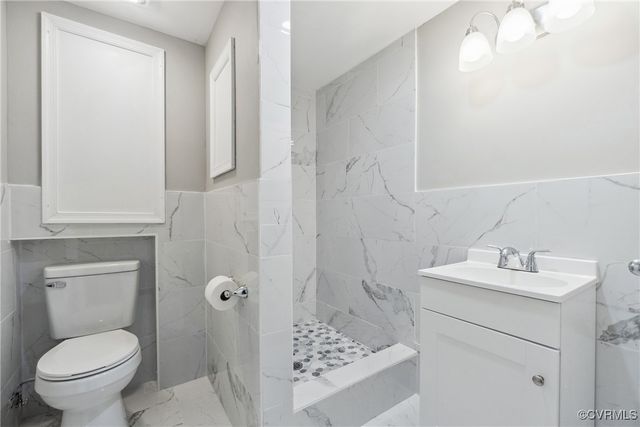 512 St Andrew St, Petersburg, VA 23803