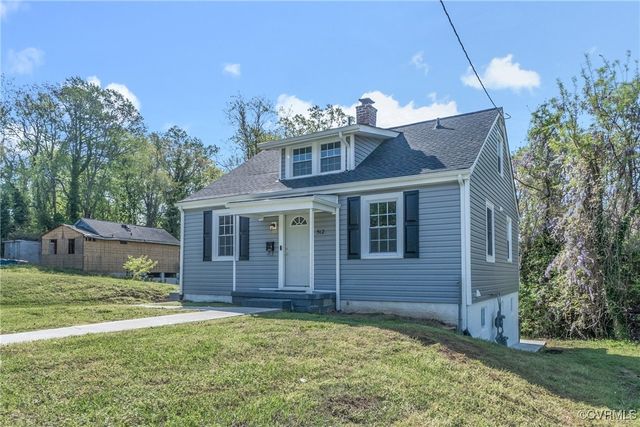 512 St Andrew St, Petersburg, VA 23803