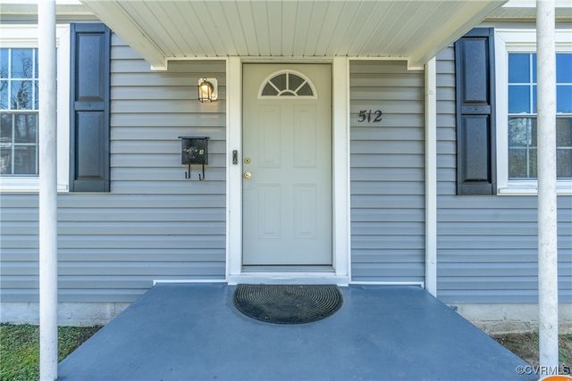 512 St Andrew St, Petersburg, VA 23803
