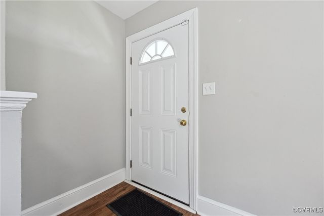 512 St Andrew St, Petersburg, VA 23803