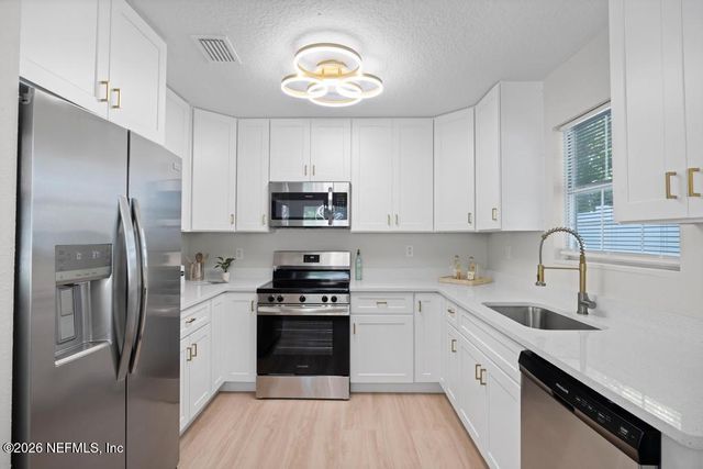 824 S 10TH Street, Fernandina Beach, FL 32034