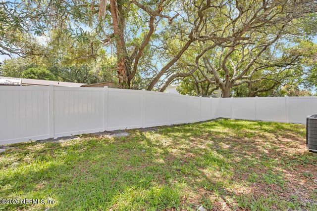 824 S 10TH Street, Fernandina Beach, FL 32034