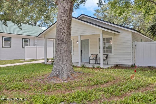 824 S 10TH Street, Fernandina Beach, FL 32034