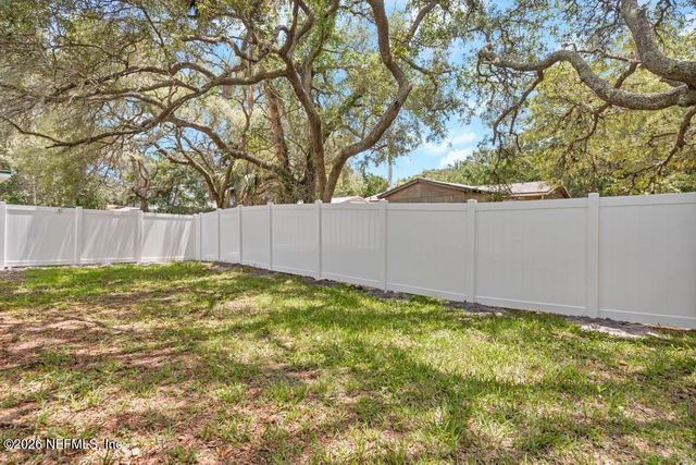 824 S 10TH Street, Fernandina Beach, FL 32034