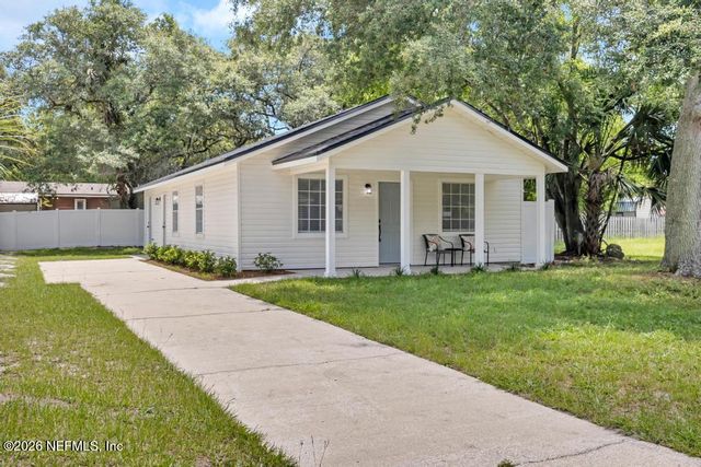 824 S 10TH Street, Fernandina Beach, FL 32034