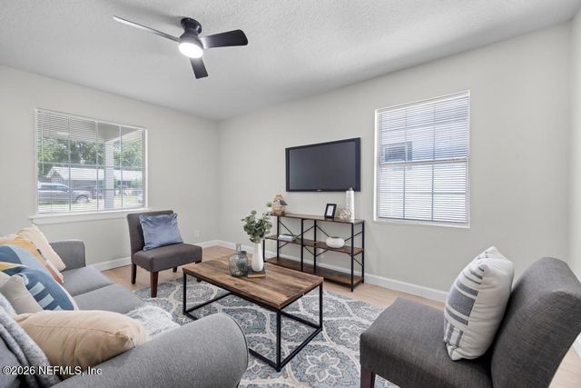 824 S 10TH Street, Fernandina Beach, FL 32034