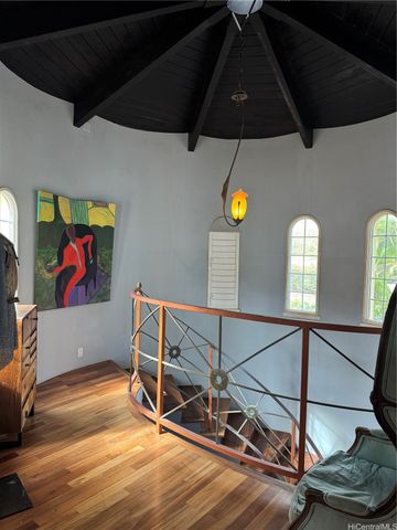 97 Moaniala Place, Honolulu, HI 96821