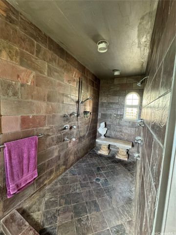 97 Moaniala Place, Honolulu, HI 96821