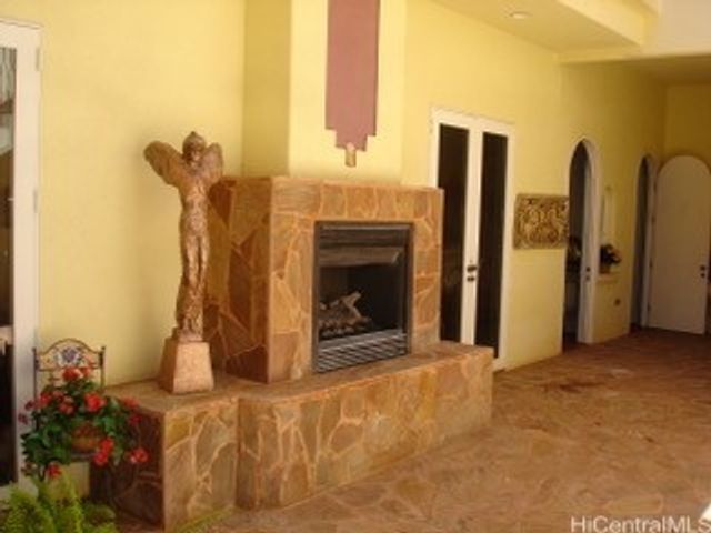 97 Moaniala Place, Honolulu, HI 96821