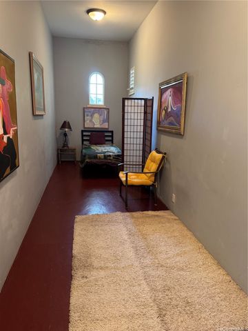 97 Moaniala Place, Honolulu, HI 96821