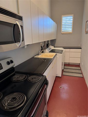 97 Moaniala Place, Honolulu, HI 96821