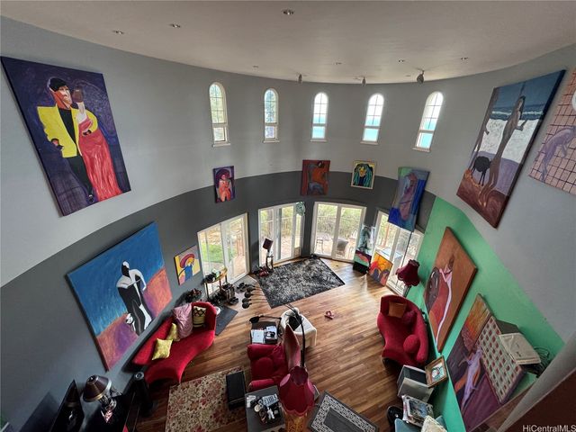 97 Moaniala Place, Honolulu, HI 96821