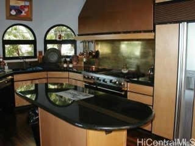 97 Moaniala Place, Honolulu, HI 96821