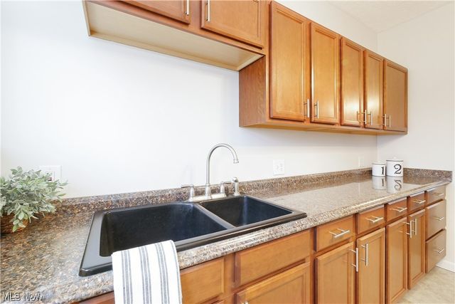 30 Youtz Avenue, Akron, OH 44301