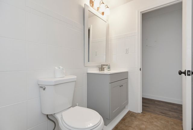 12 English Village Rd Apt 203, Manchester, NH 03102