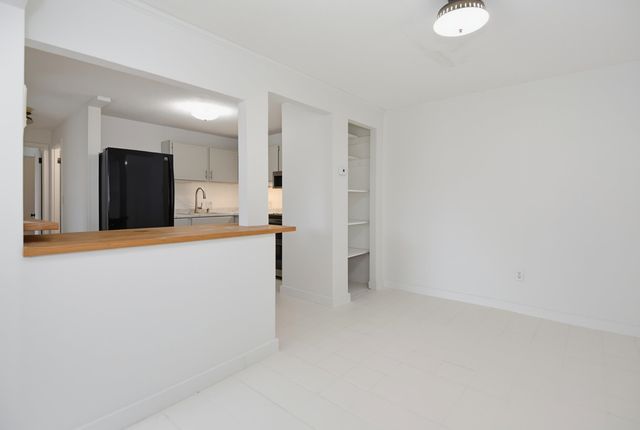 12 English Village Rd Apt 203, Manchester, NH 03102