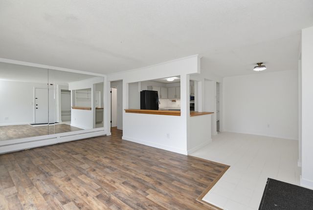 12 English Village Rd Apt 203, Manchester, NH 03102