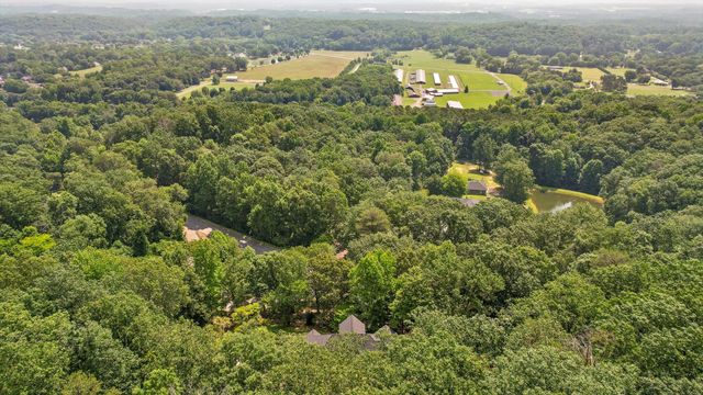 2001 Eagle Point Drive, Dalton, GA 30720