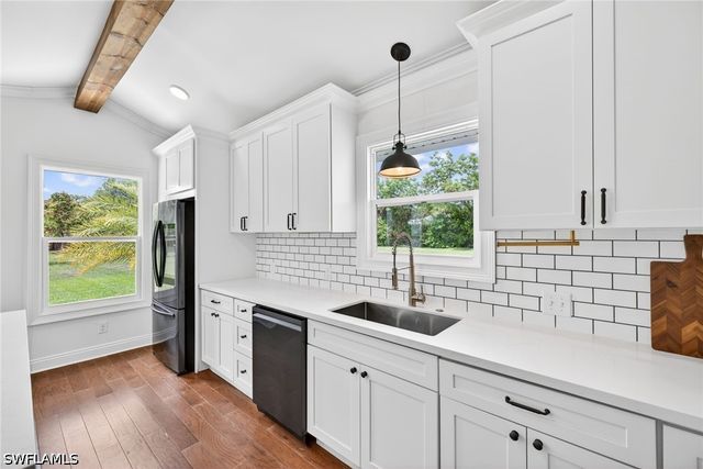 250 19th ST NW, Naples, FL 34120