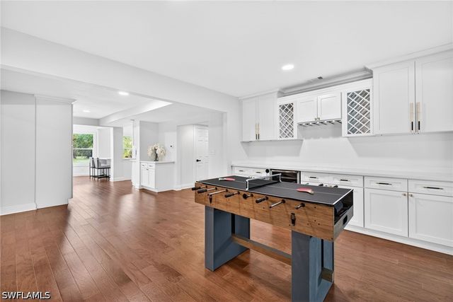 250 19th ST NW, Naples, FL 34120