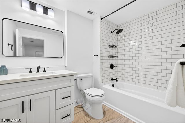 250 19th ST NW, Naples, FL 34120