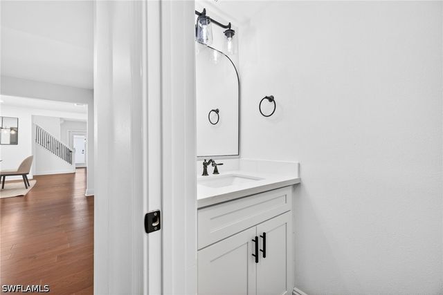 250 19th ST NW, Naples, FL 34120