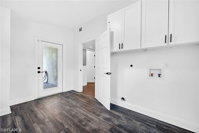 250 19th ST NW, Naples, FL 34120